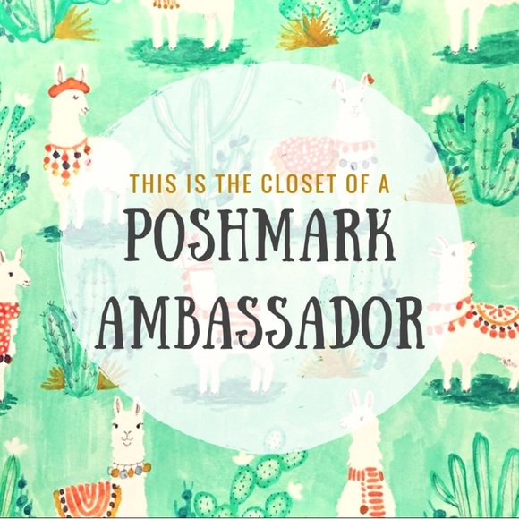 Welcome To My Closet! 💐 - Picture 6 of 13